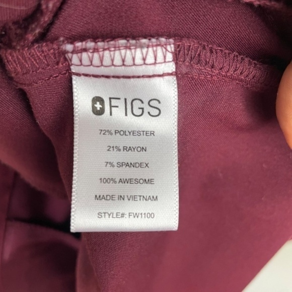 Figs Casma Three-Pocket Scrub‎ Top Burgundy - Picture 7 of 9